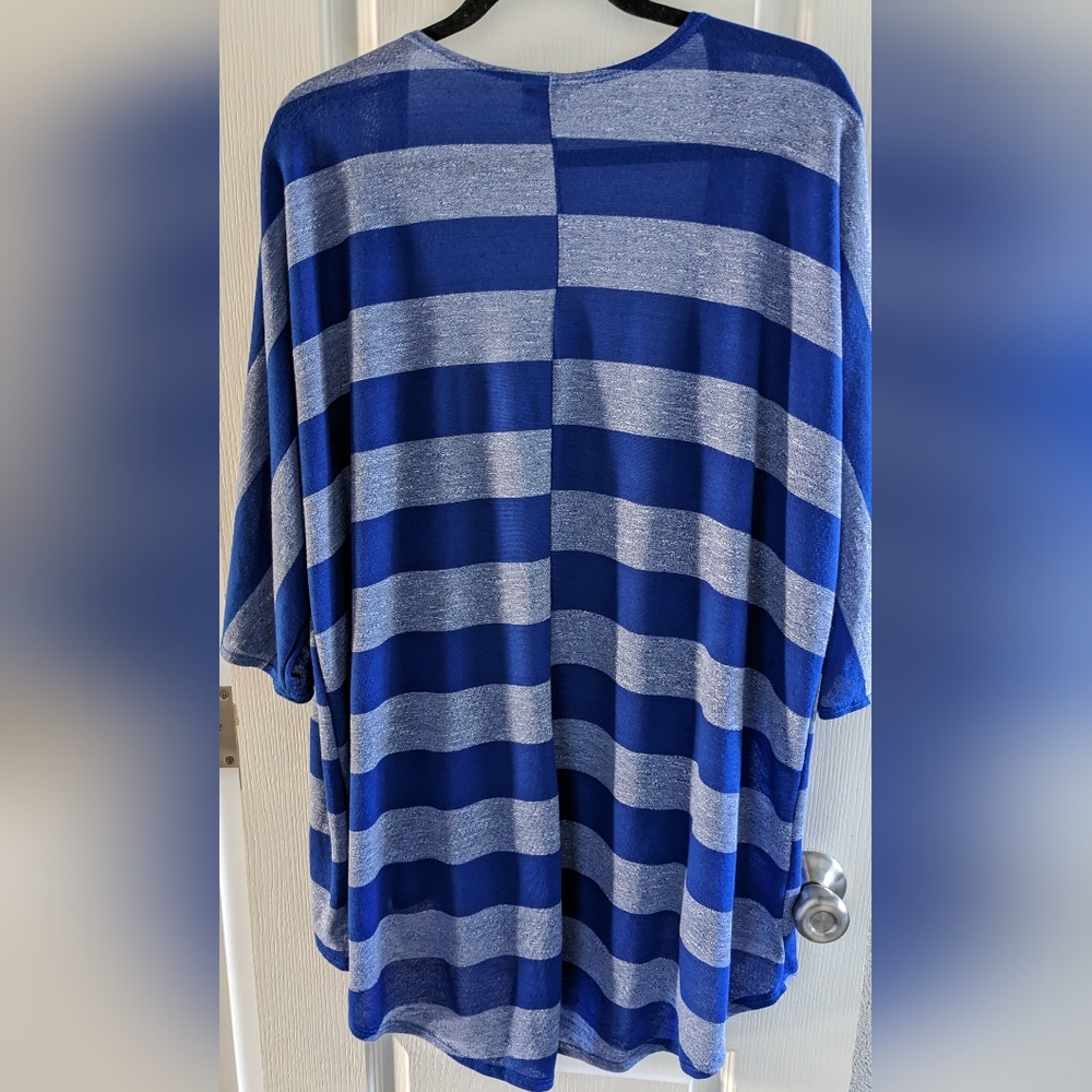 LuLaRoe Lindsay Cardigan Blue Striped Size Medium - Picture 2 of 6